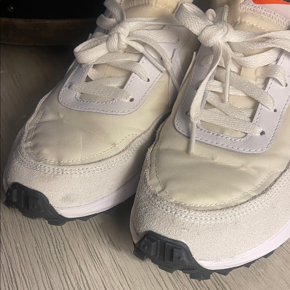 Nike Women's Sneakers 8.5 - Picture 6 of 7